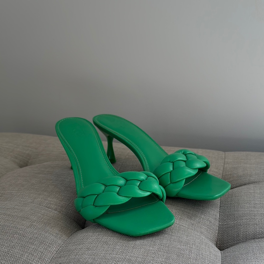 INC Sandals - Picture 7 of 7